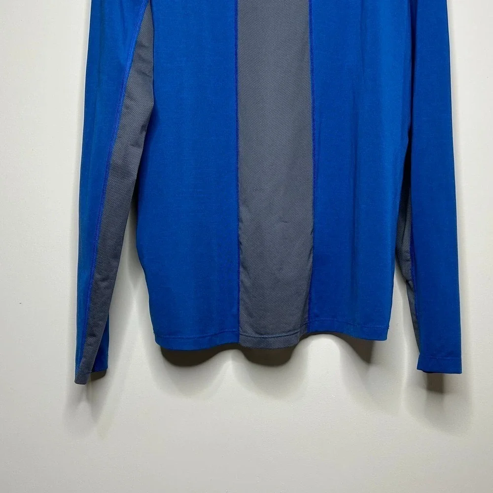 The North Face Lightweight Blue 1/4 Zip Pullover Layer Medium